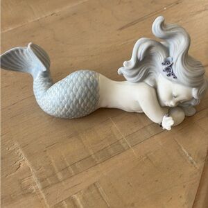 LLardo Gray Mermaid Figurine